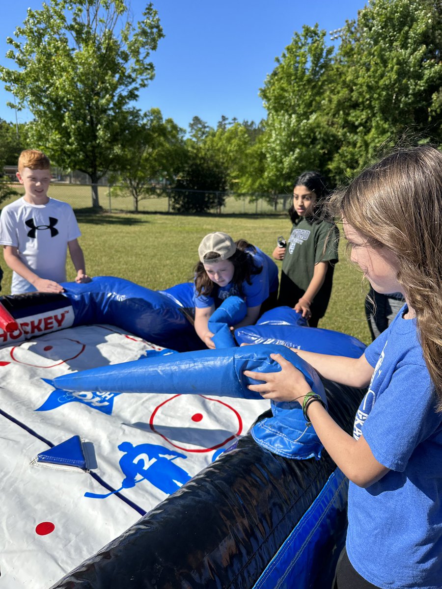 MsLakishaParker's tweet photo. They’re not babies, but they’re MY babies. I love them so much, they’ve made my first field day at OCE one for the books ❤️ #OCE #fieldday #fifthislit https://t.co/c0Gq9qdltg