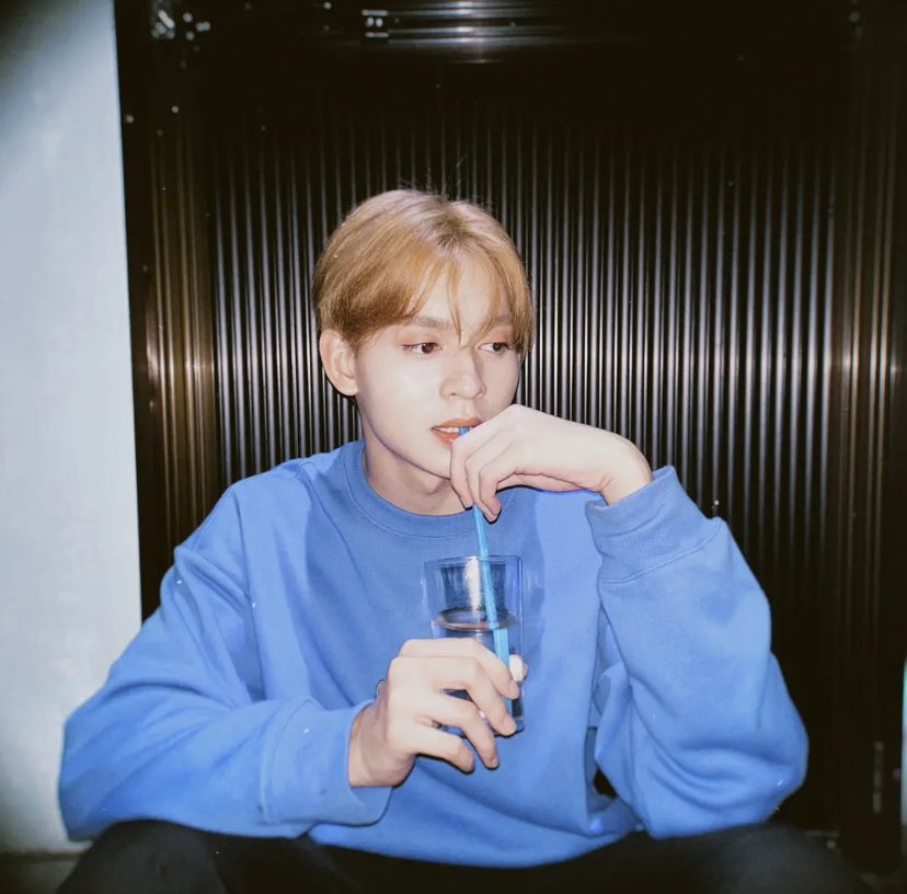 🗯 : now i'm shaking, drinking all this coffee - #REYSTER #레이스터 &amp;  #VINCI #빈치