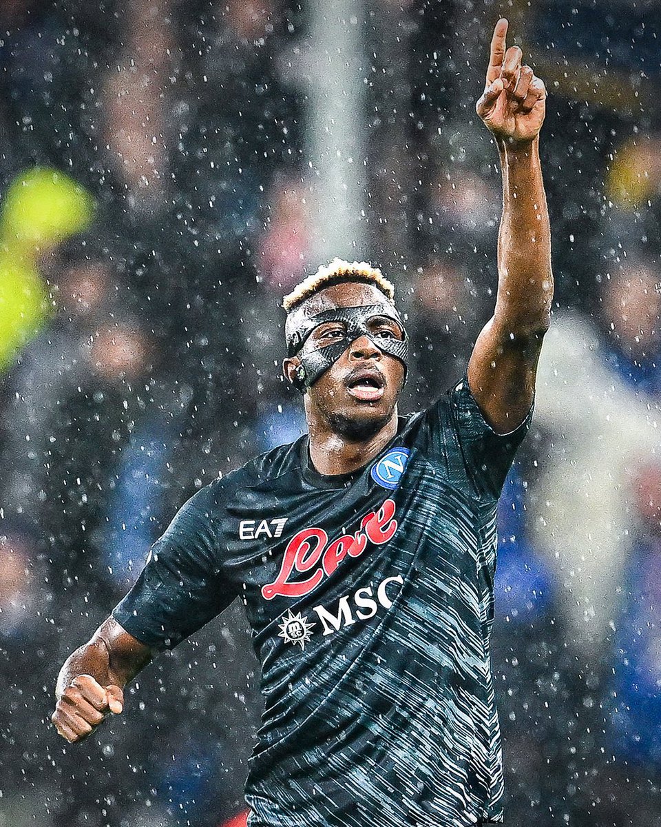 SavvyRinu's tweet photo. His goal just won Napoli the Scudetto and made them champions of Italy after 33 years 🏆 

Call his NAME! https://t.co/0kejAX4769