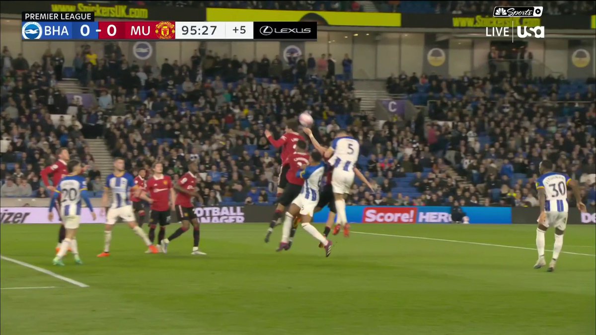 Brighton earn a LATE penalty kick after this Luke Shaw handball.

#BHAMUN