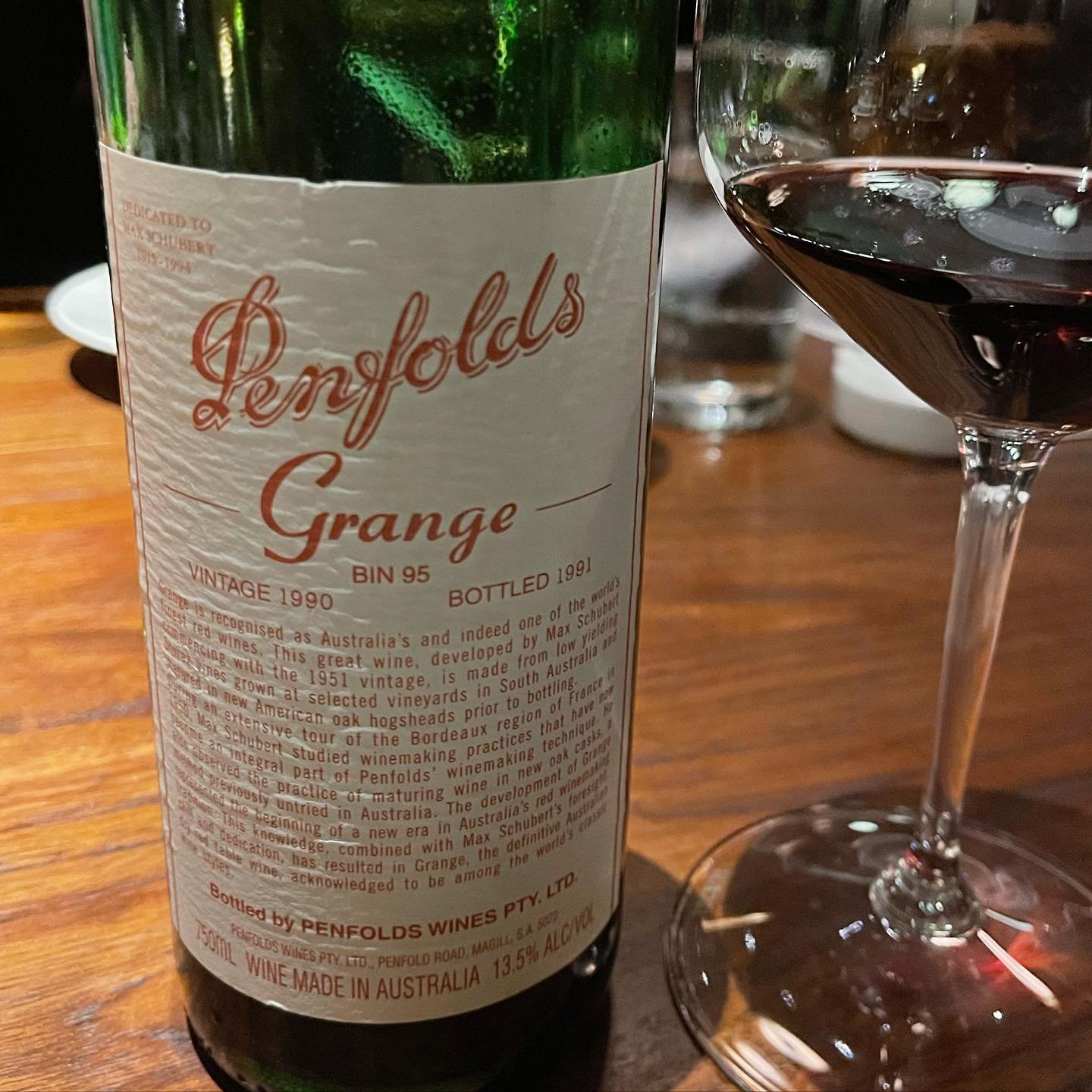 Wine without grapes (Alice9736615000) / Twitter