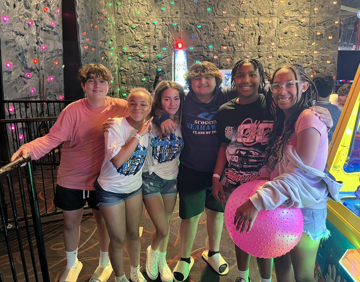 ScogginsMS's tweet photo. Our 8th Grade class had a FUN time celebrating their middle school time at Pinstack today! Thank you to our PTA and staff for making this event possible. https://t.co/1BdnAaqPo9