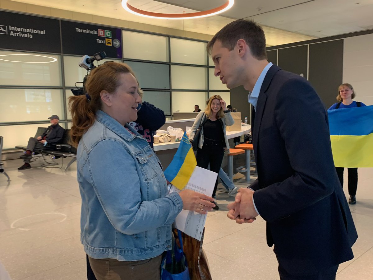 RepAuchincloss's tweet photo. Today I helped to welcome Alina to Massachusetts as part of the Jobs Sponsorship Pathway, a public-private partnership spearheaded by @POTUS to welcome Ukrainians &amp; ensure they have employment &amp; housing. The warmth of her reception represents the best of America. https://t.co/JND8dCwK4Z