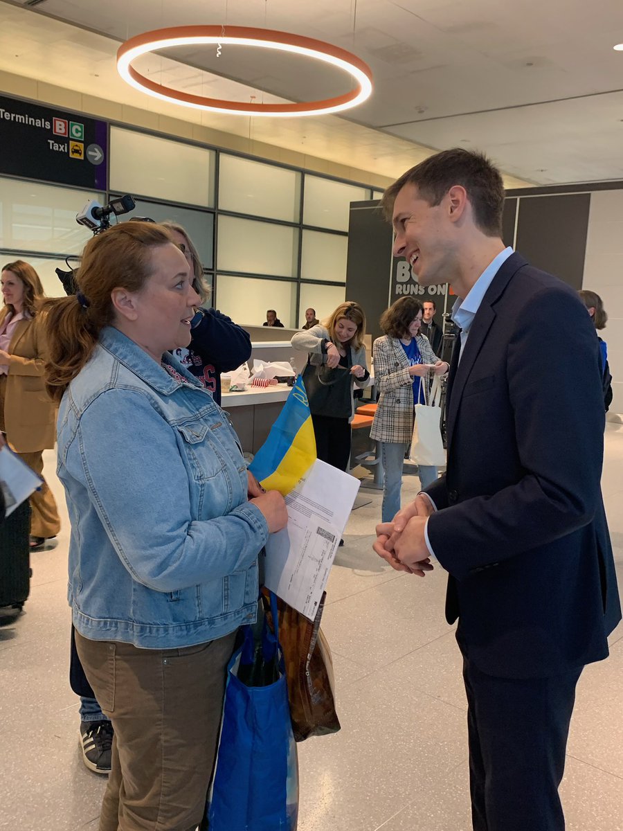 RepAuchincloss's tweet photo. Today I helped to welcome Alina to Massachusetts as part of the Jobs Sponsorship Pathway, a public-private partnership spearheaded by @POTUS to welcome Ukrainians &amp; ensure they have employment &amp; housing. The warmth of her reception represents the best of America. https://t.co/JND8dCwK4Z
