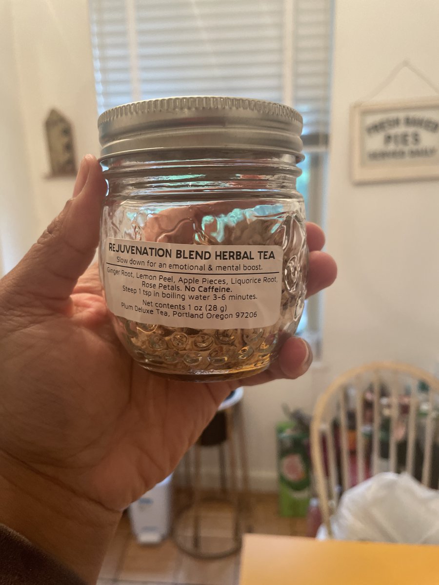 dst6n01's tweet photo. OK I got my @plumdeluxe teas!!!!  I'm super excited about my surprise--you can let the teamaster blend you something unique based on your order.  I got "Rejuvenation Herbal" and it is soooo good! https://t.co/gXu3ZAS9OV
