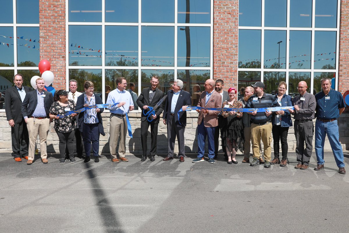 FoodCity's tweet photo. Yesterday, we held a Re-Grand Opening ceremony at our Fairfield Glade location! We’re excited to better serve this community with expanded departments and new features.
#REGrandOpening #RibbonCutting #Ceremony #FairfieldGlade #Tennessee #Crossville #FoodCity #ShopFoodCity https://t.co/wXFOSBXWFe