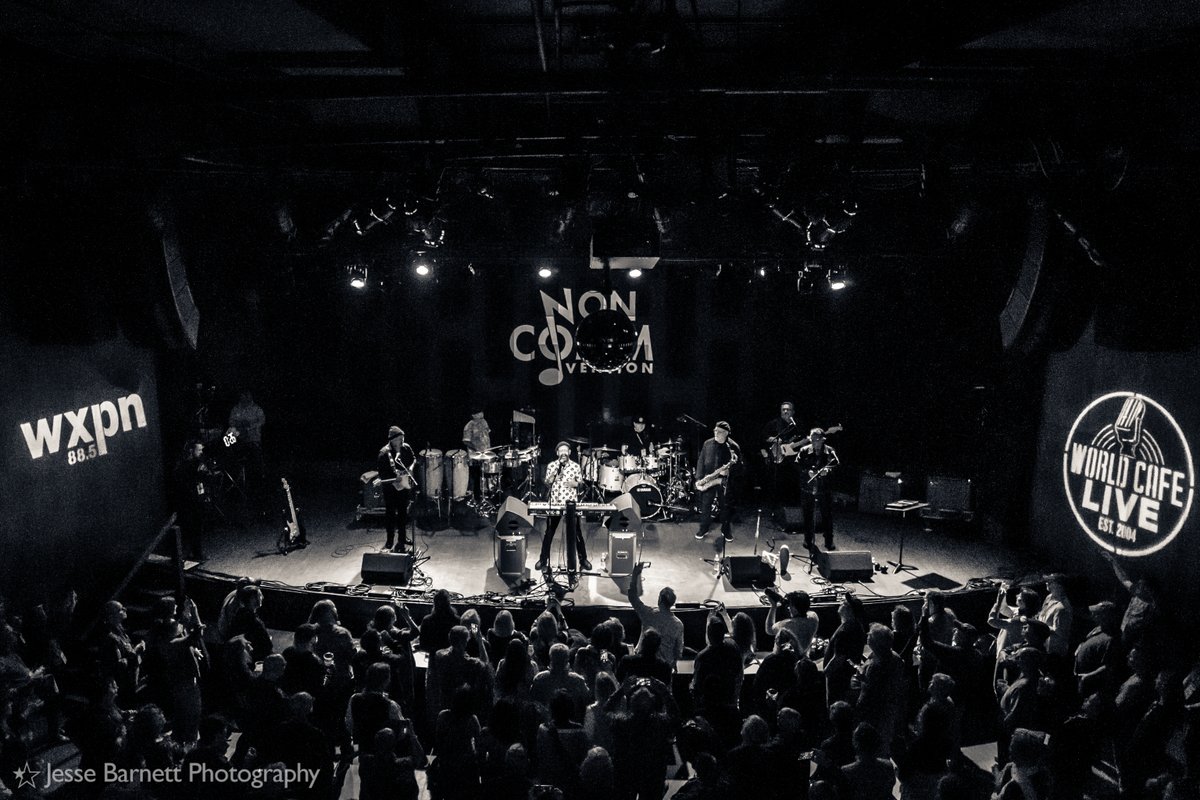 rightarmjesse's tweet image. .@WARtheBand at @worldcafelive #noncomm