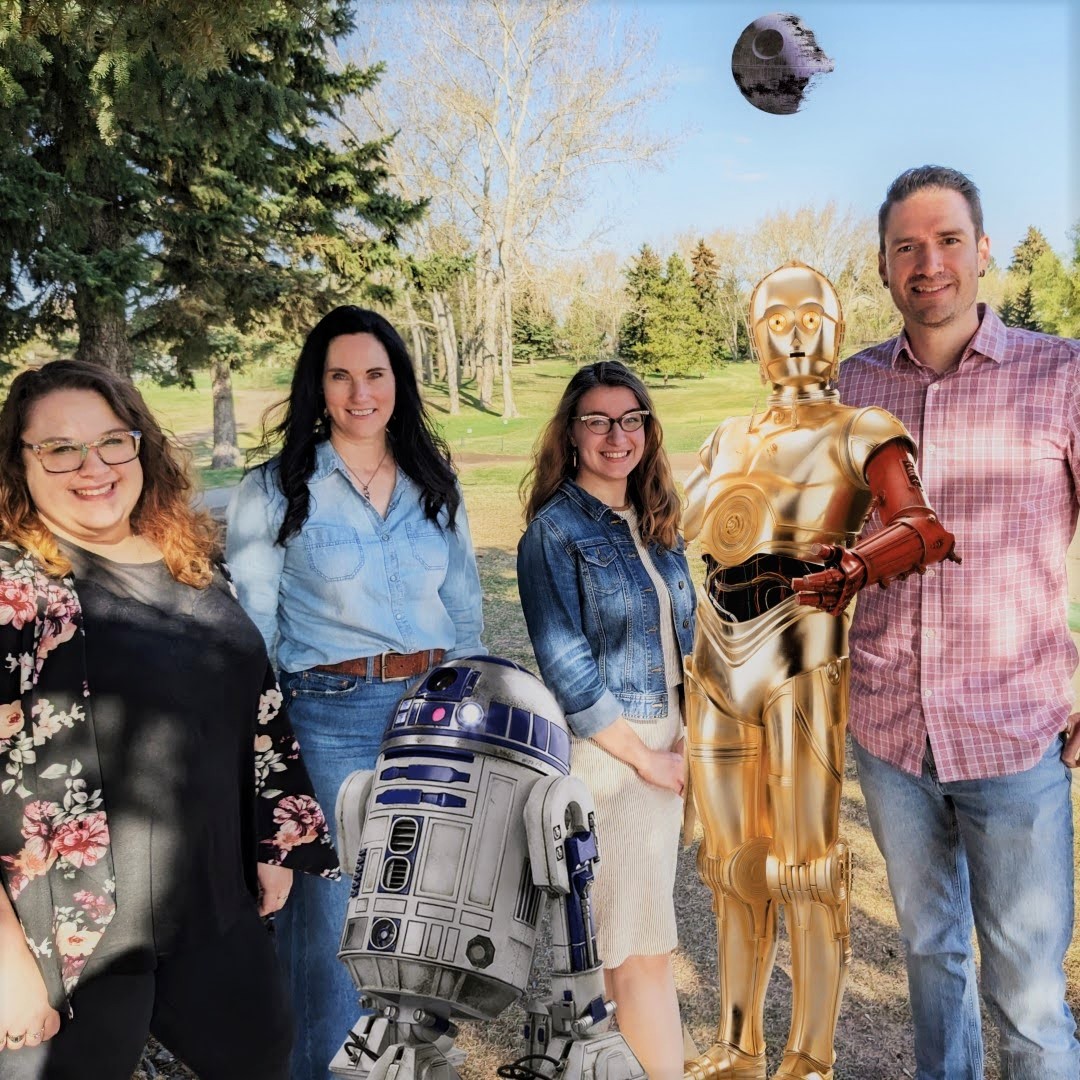 strathcomuseum's tweet photo. Updated staff pic 💛 🤖 

#maythe4thbewithyou #maythe4th #maythefourth

#shpk #strathma #strathco #yodabest https://t.co/6kzpo8hysv