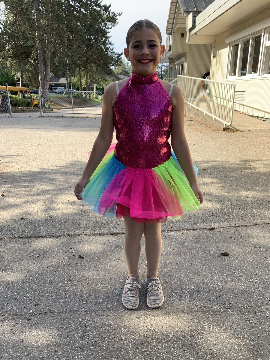 May the 4th be with you🚀 What a fun day at SH today☀️#StarWars #imagination #May4thBeWithYou <a href="/deltasd37/">DeltaSchoolDistrict</a>