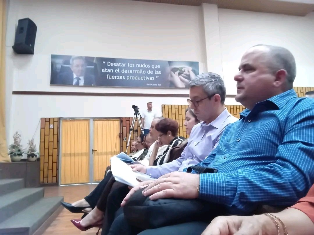 elsa_ena's tweet photo. Inició el Seminario Nacional de Preparación del curso escolar 23 - 24, con las palabras de apertura de la Ministra de educación Nayma Trujillo. #CubaEduca @PresidenciaCuba @DiazCanelB @MMarreroCruz @feemdecuba https://t.co/puGIquEFrM