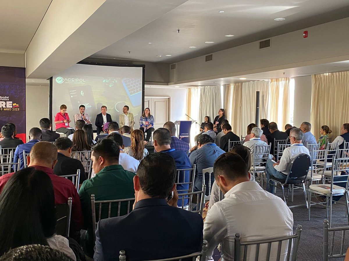CumbreCP's tweet photo. En la #CumbreMedellín  participan @divoskus, @martha_her_a, @1marcosifuentes, @GiselaRubach y @ChekoGomezH en el Panel “No grites, nadie te escucha".

Entusiasmados por poder participar en este magno evento de la comunicación política. https://t.co/poHrjXW0hN