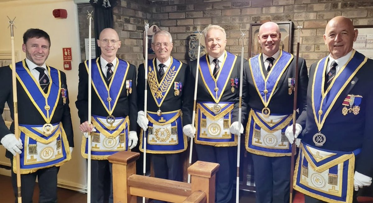 lincsmasonic's tweet photo. Tonight all but one of Lincolnshire #Freemasons Provincial DCs were together for the last team visit of the year. Thank you, Brethren! https://t.co/bx05Xi1IUB