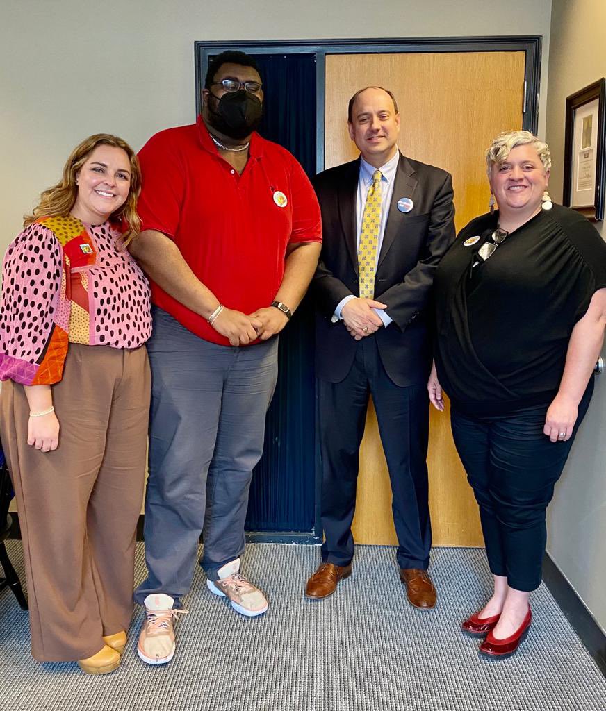 JamieEldridgeMA's tweet image. It was a pleasure to meet with @BestBuddiesMARI staff incl/ #BestBuddies Ambassador Andre today at the State House! Best Buddies offers One-to-One Friendship, Integrated Employment, &amp;amp; Leadership Development programs for individuals with intellectual &amp;amp; developmental disabilities