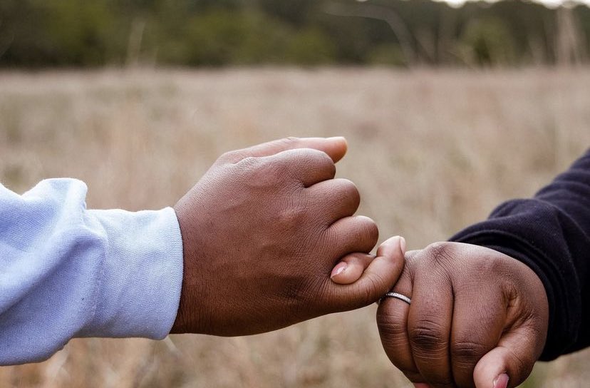 weareinessence's tweet photo. We always love customer content and this couple photoshoot right here blew us away!!! 🥹😍 https://t.co/0XdEdQ8yNi