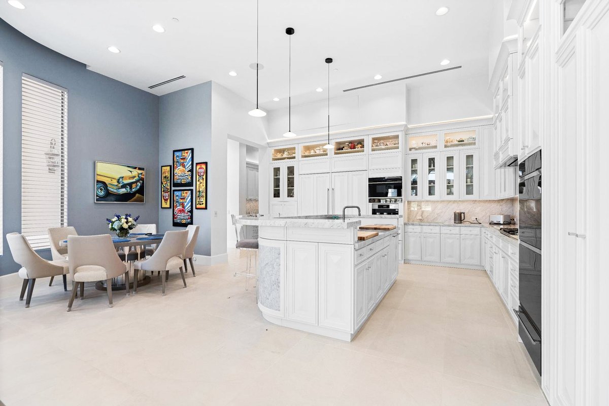 Gen_Interiors's tweet photo. The modern, elegant but not minimal style of the interior of this stunning villa located in Boca Raton, Florida, works perfectly with its palette of shooting and neutral colors and sleek design.

#genesisinteriors #madeinitaly #italiancraftsmanship #homedecor #style  #woodworking https://t.co/nWEZLzMNDx