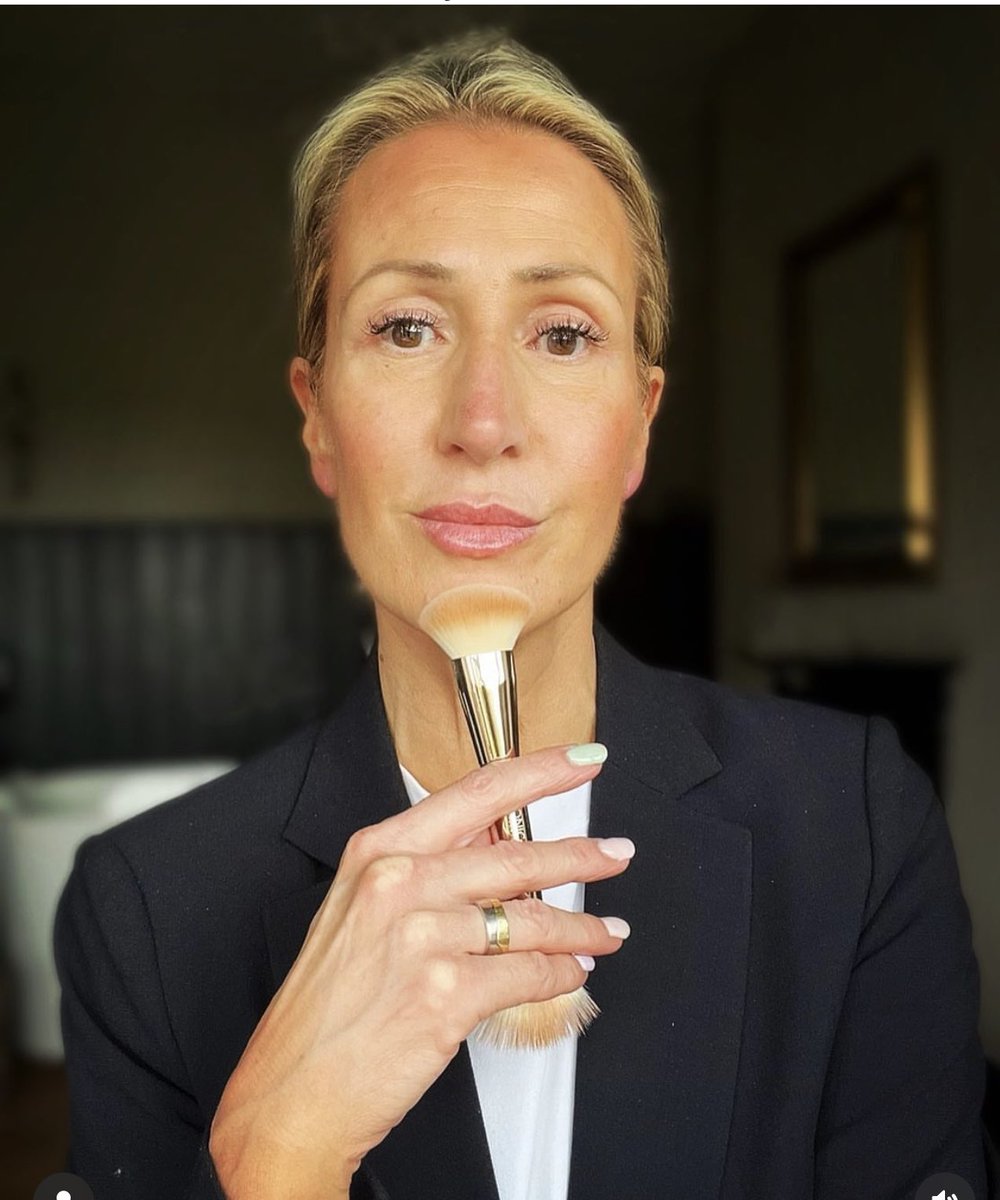 Little H tweet media