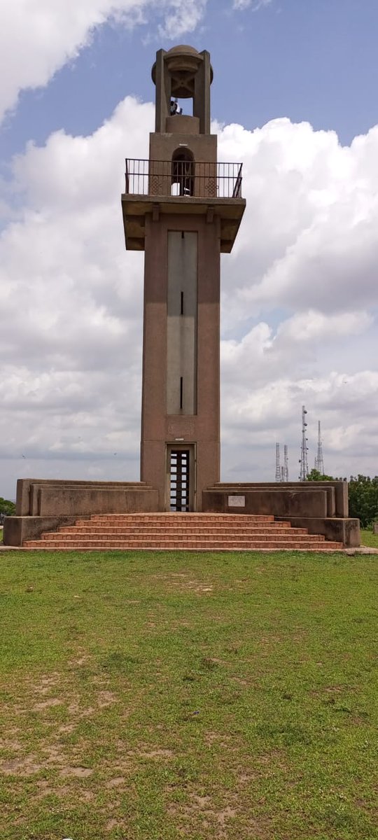 The Bower tower Ibadan.. they said if one's don't no this place, you haven't known Ibadan and that's really true. once you find yourself at the top of the tower, is like you have the whole of Ibadan in your palm. Ibadan lomo, o mo layi po.  An Historic monument.