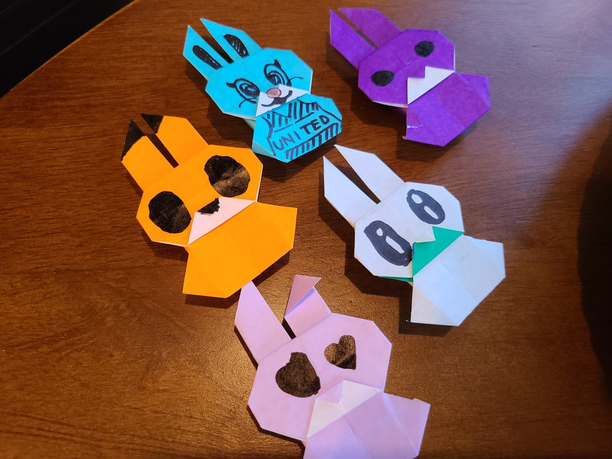 bikki's tweet photo. 試合がなくてユナイトロスの息子に頼まれてブルーのウサギ作成
次のシーズンも楽しみだな～
#TUBC #ユナイト #うさぎ https://t.co/kS9Vu36MDk