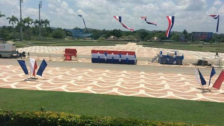¡Plaza Ché Guevara en #SantaClara lista! 
Mañana 7am se pintará de pueblo humilde y trabajador en su festejo del 1 de Mayo. Una fiesta de #Cuba y para los hermanos del mundo que luchan por un mundo que #MejorEsPosible 
#ALaPatriaManosYCorazón