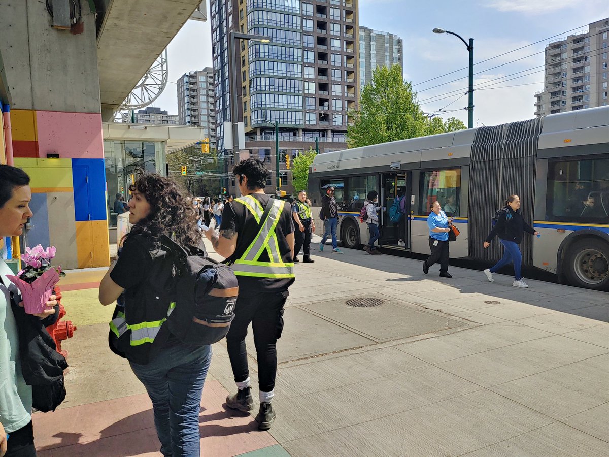 Stephen A. Braverman on Twitter "Crazy long line for the bus bridge at