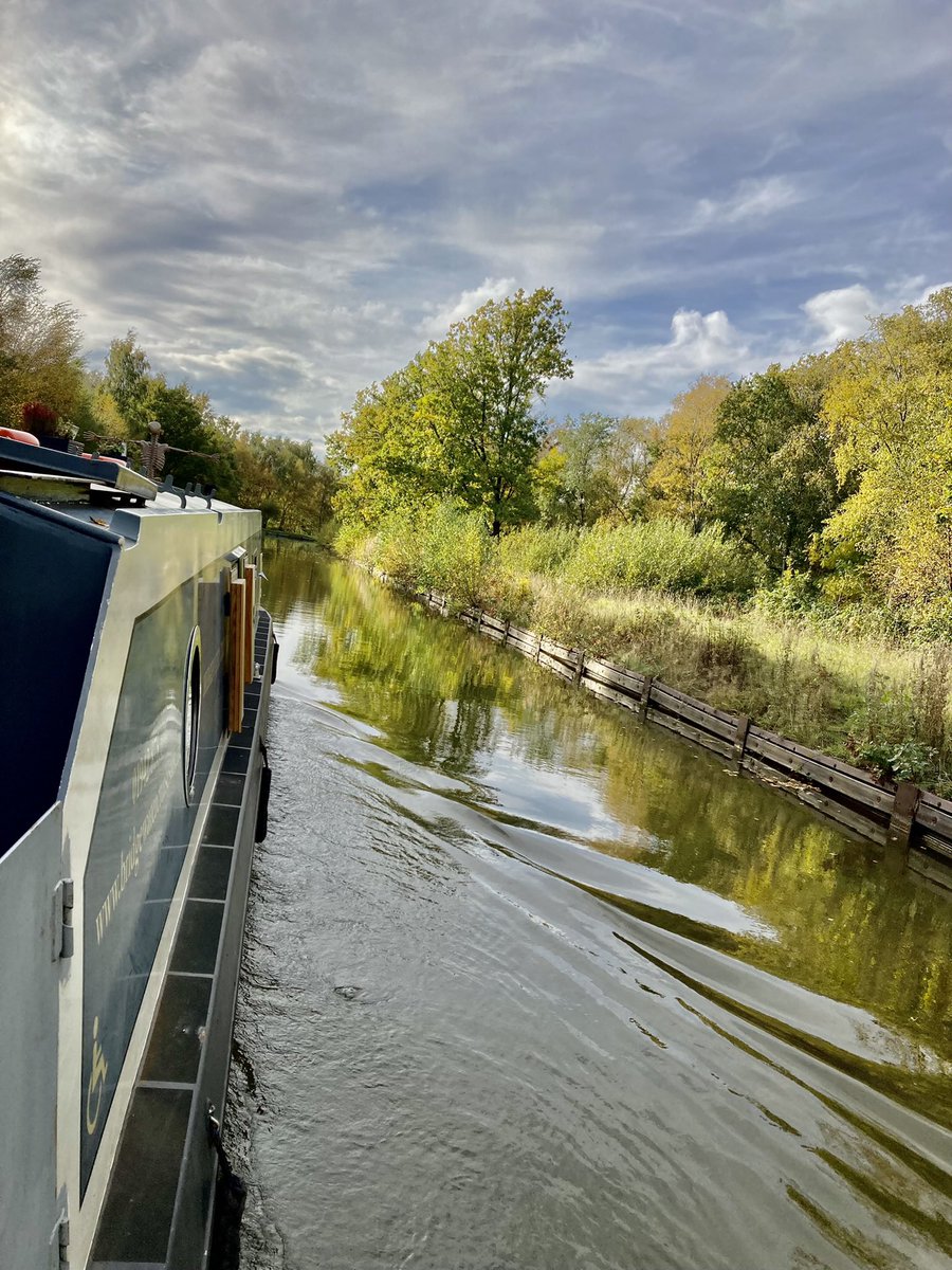 Haycsmith's tweet photo. @CanalRiverTrust Very lucky to spent a fair bit of time along the Bridgewater canal in Worsley 💙 https://t.co/xVFFxE4mrC