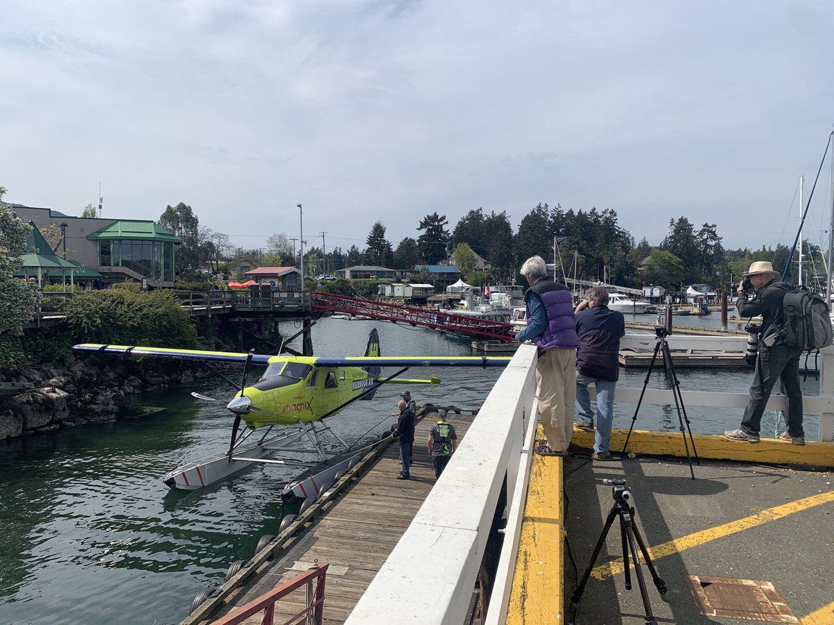 KjellLiem's tweet photo. She's here! #electrifysaltspring @HarbourAirLtd https://t.co/6HJ96Fku02