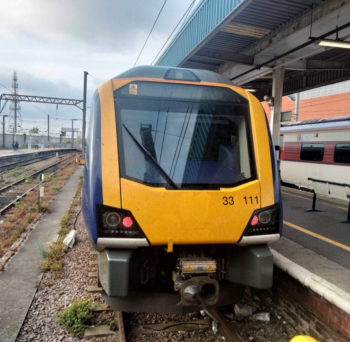 Harrod15S's tweet image. Liking Northerns new class 33 DMU 😉 on the Doncaster to Leeds run
#Northern #class331 #trains #Doncaster @northernassist