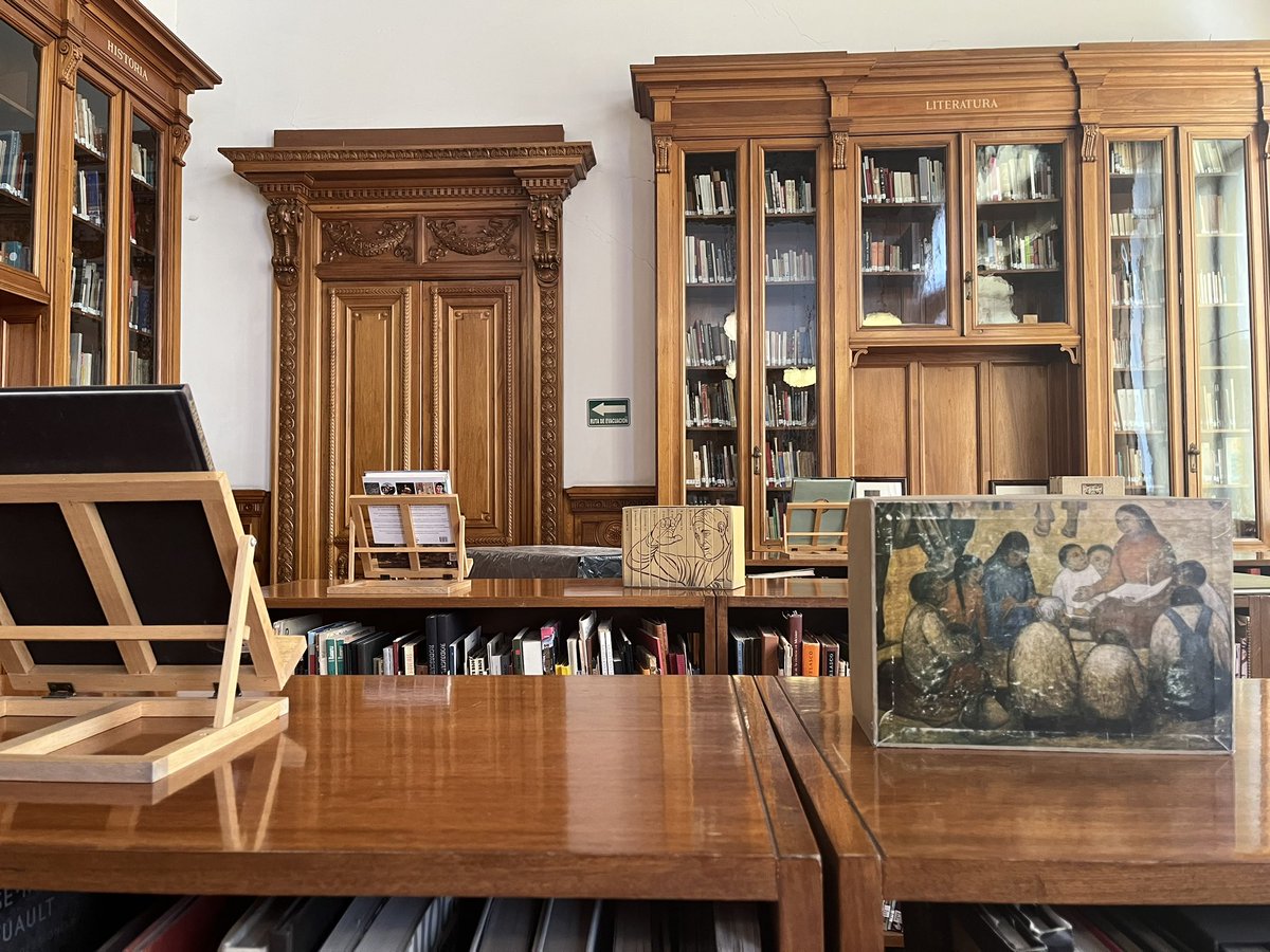 karlaccna's tweet photo. Día feliz de visitar la biblioteca @MUNALmx. Próximamente escucharán su historia en el podcast de #CiudadLiteraria. Dicen que si le das RT a este tuit la visitarás pronto✨ https://t.co/CFzBXclRHR