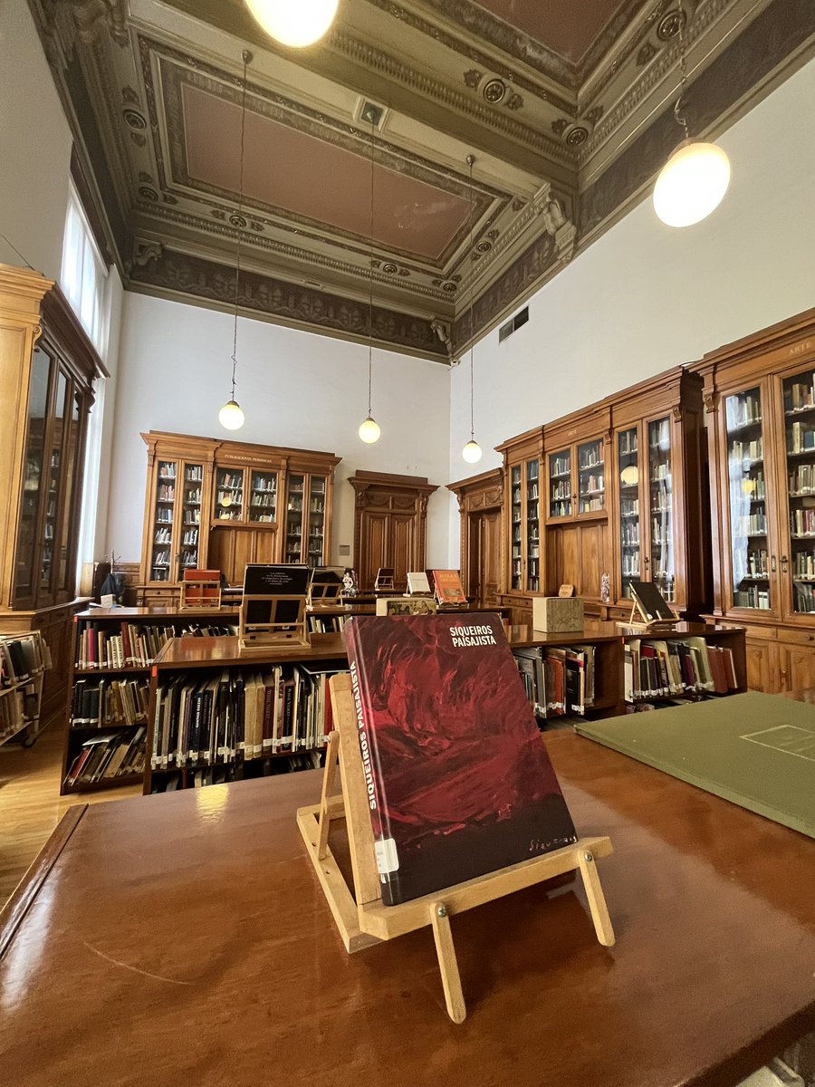 karlaccna's tweet photo. Día feliz de visitar la biblioteca @MUNALmx. Próximamente escucharán su historia en el podcast de #CiudadLiteraria. Dicen que si le das RT a este tuit la visitarás pronto✨ https://t.co/CFzBXclRHR