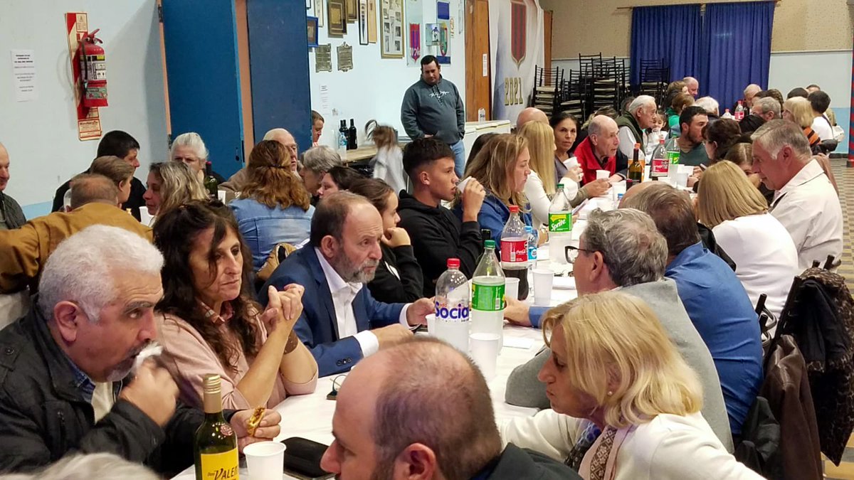 PikiMajul's tweet photo. Anoche participamos y entregamos la Declaración de la #LegislaturaCBA por la celebración de los 130 años de la comunidad de #ColoniaProgreso, de Capitán Gral. Bernardo O'Higgins, sur del #departamentoMarcosJuárez.

#OHiggins https://t.co/8hYDRmdasg