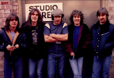 Alper 🎧 on Twitter: "Today in 1980, Brian Johnson is made the new lead singer of AC/DC replacing the late Bon Scott. What do they do next? Oh, just released Back