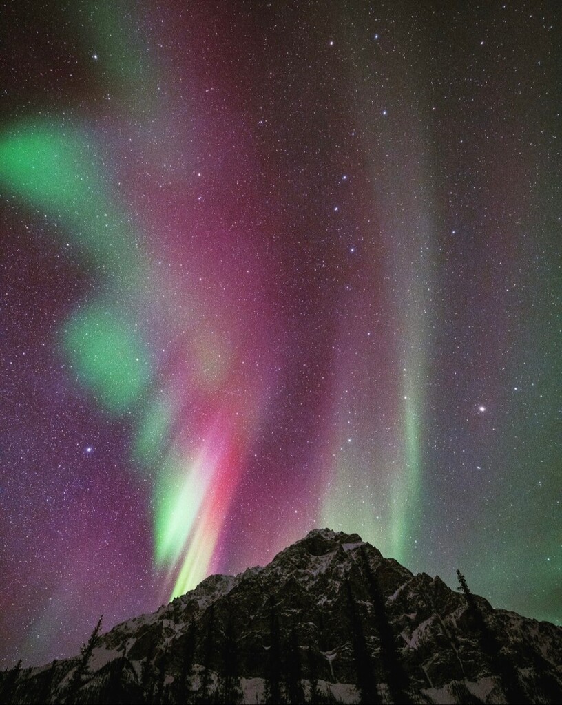 'Say 'hi' to Mt. Dillon in the Brooks Range of the Alaskan Arctic. When at this location, the aurora always rises directly over the mountain. And if you are lucky, you can get the Big Dipper (this time turned on its end) hanging over the top as well. Cap… instagr.am/p/Cr1kiWKOc38/