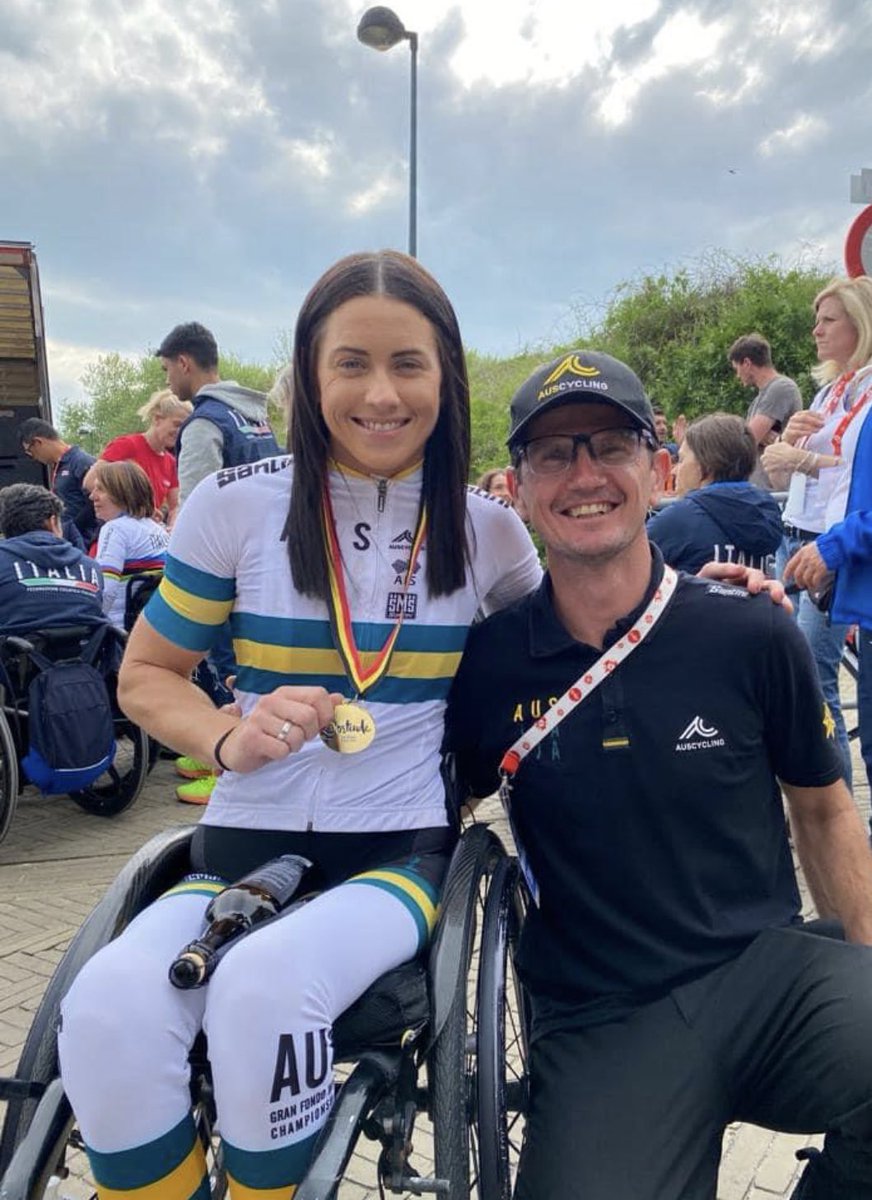 Kate McLoughlin tweet media