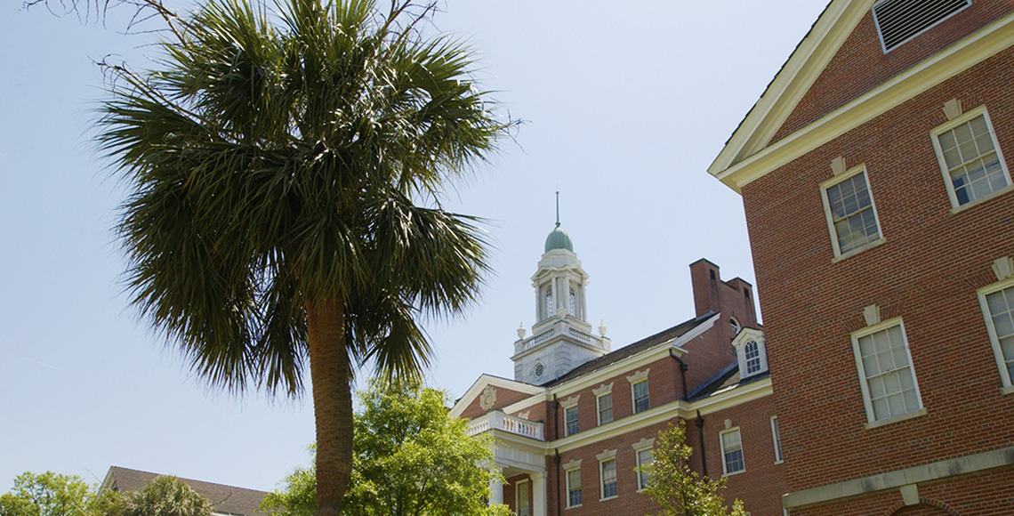 ColumbiaMCC's tweet image. Congratulations to @UofSC @UofSCSOMC scholars on your major milestone today! 🥳 We are honored to host your 2023 commencement and hooding ceremonies! 🖤 #RealColumbiaSC