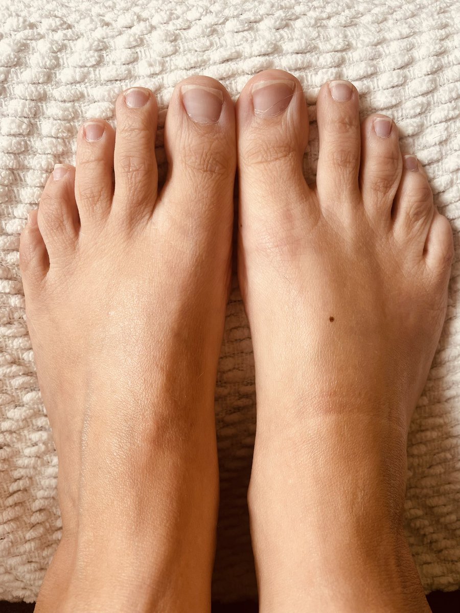 petitefeet610's tweet photo. What color should these petite feet try next??? #funwithfeet #feet_lover #feetcontent #toesthursday https://t.co/wcMTidO5Z5