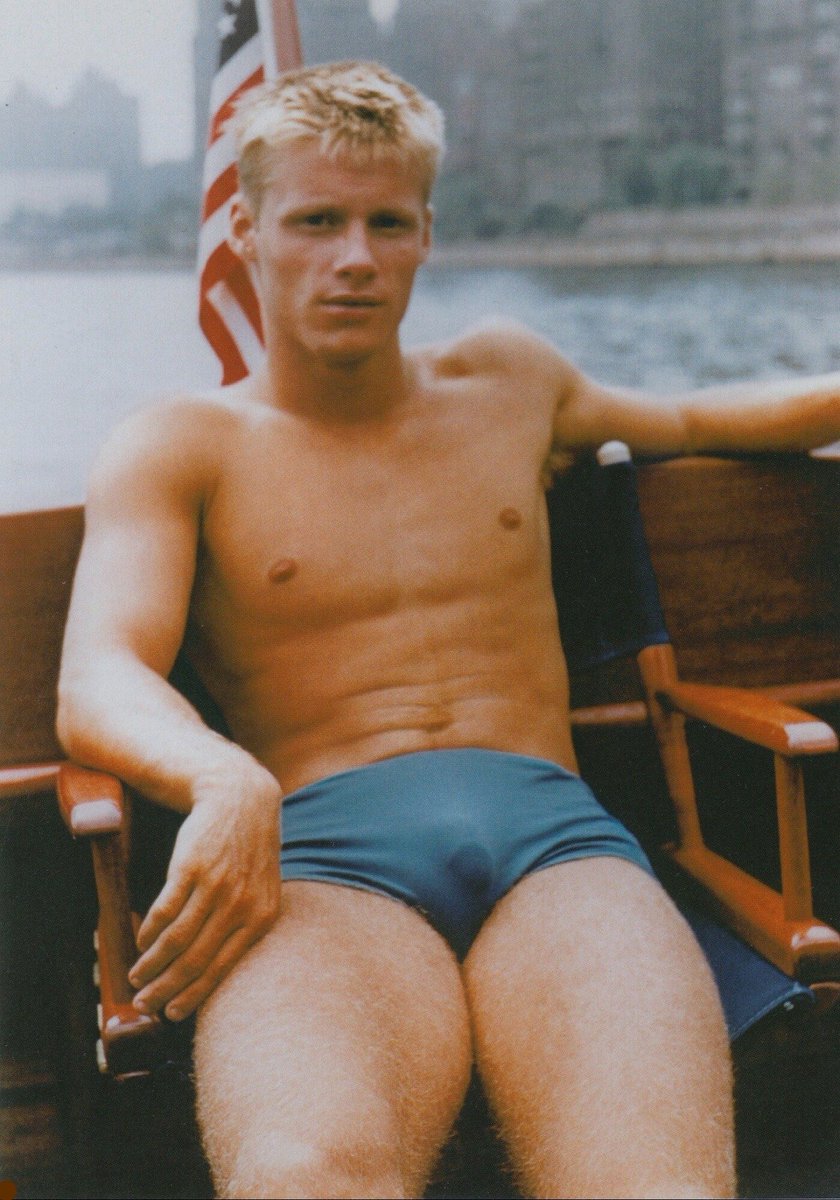 #vintagemen #vintagegay #gayvintage #retromen

Jim Stryker again and looking quite young