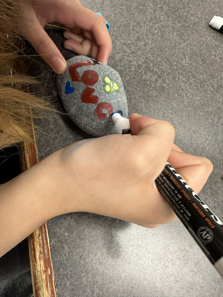 JMHSbears's tweet photo. Kindness Rocks - Students Against Bullying - Stand Up and Speak Out! @YouthService #GYSD23 #GobalYouthServiceDay #StopBullying @StopBullyingGov @HersheyCompany #HeartwarmingProject @OKCPS @OKFCCLA @okcareertech https://t.co/Ky5bhWjm58