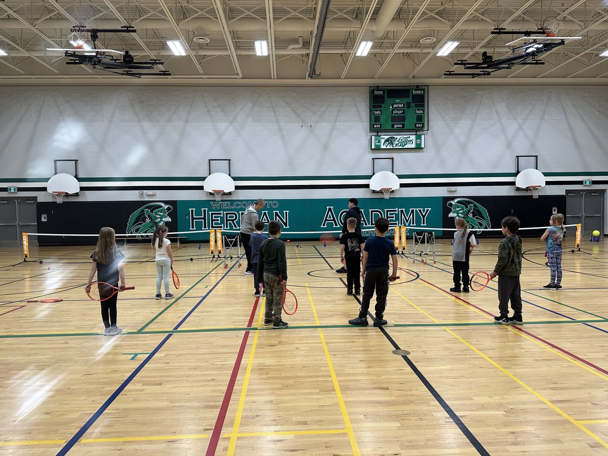 Welcome back Tennis for Life with Coach Schaffner!  Our Griffins had a great day learning new skills. ⁦@Mlle_Roberts⁩