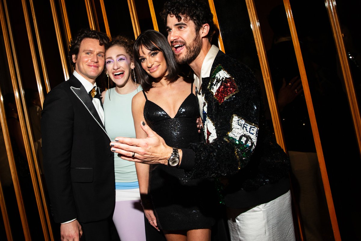 dailyjgroff's tweet photo. Jonathan Groff at a Met Gala after party with Lea Michele, Micaela Diamond, and Darren Criss
📷: https://t.co/KRMgdpCs7b https://t.co/rVM2sGwA2b