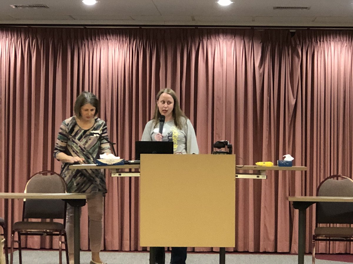 drjennparker's tweet photo. @MichelleHeizer shares her #PandemicShift in her classroom @DakAdm as a 2-year completer of #MacombMADE Capstone Night - thank you @RonRobertsGoCVS for your support! https://t.co/ixXFCEdO69