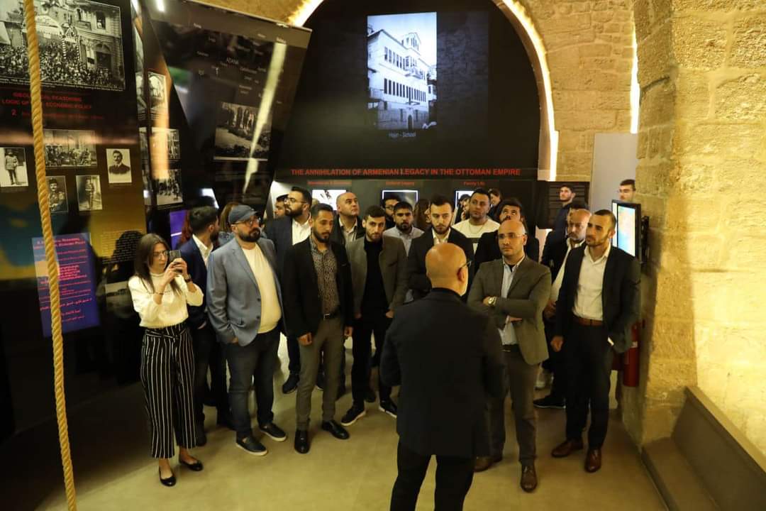 ARFZavarian's tweet photo. ...في مركز حزب الطاشناق في جبيل. تبعته جولة في متحف أيتام الإبادة الأرمنية "أرام بيزيكيان". https://t.co/gVNFnwu289