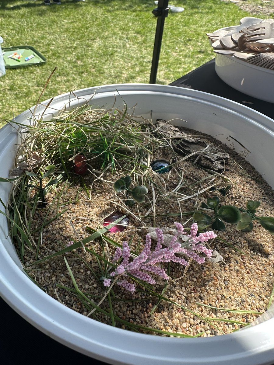 Sun’s out ☀️… time to zen out 🧘🏽‍♀️! Thank you so much <a href="/FleetwoodBawden/">Fleetwood-Bawden</a> for inviting us to participate in your mental health week festivities! Each student receives their own personal zen garden and we were so impressed with how unique they all turned out! #MentalHealthWeek2023