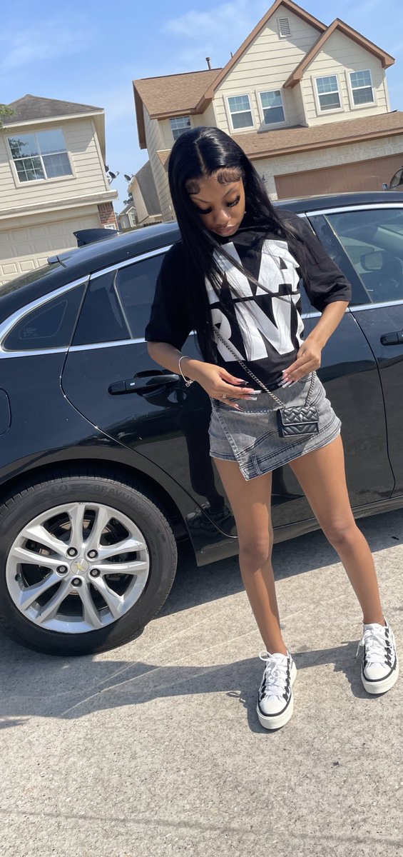 _nydabarb's tweet image. told them bitches meet me at the 🔝, i think they got lost