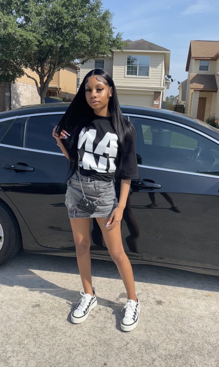_nydabarb's tweet image. told them bitches meet me at the 🔝, i think they got lost