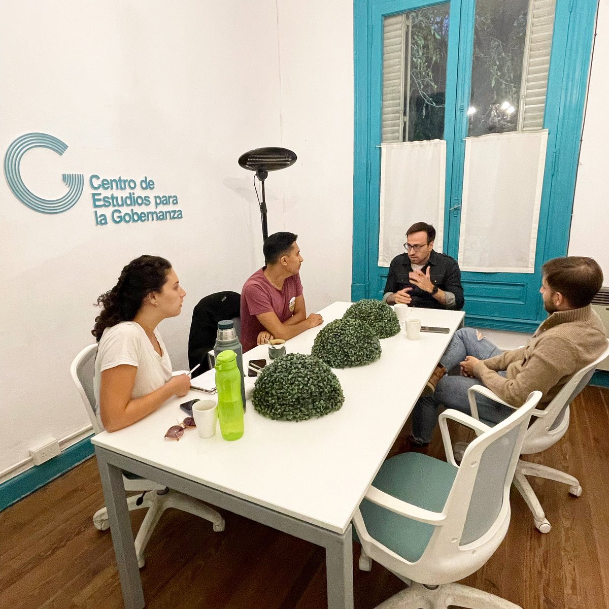 ceglaplata's tweet photo. ✅Seguimos impulsando agendas que promuevan un desarrollo sustentable. Trabajamos en el proyecto de relanzamiento de la Alianza Provincial contra el Cambio Climático y en la reformulación y reedición del proyecto de microbosques. https://t.co/jy47QLnlnS