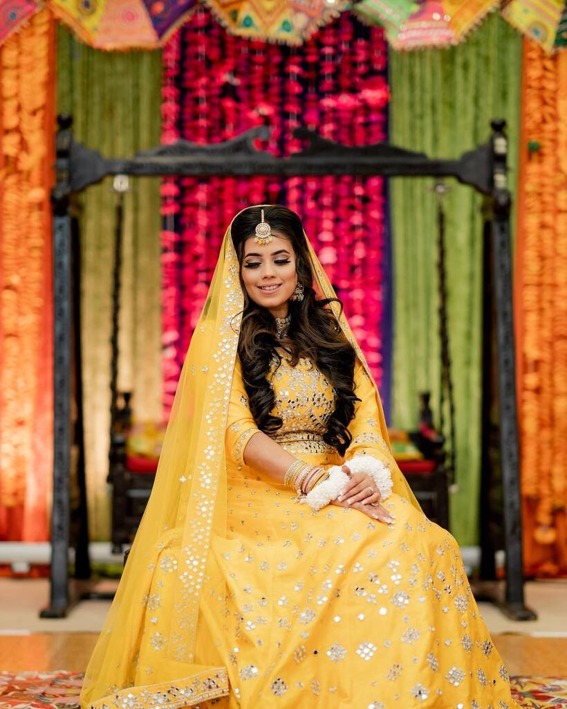 Love a fun mehndi

Media - <a href="/weddingmontage/">Евгений Репченко</a>
Outfit - @zaynlondonofficial
Hair - @hairbyshaheen
Chadar - @enchanted_blossom_
Decor - @vipeventmanagement
Cake - <a href="/bakesby/">Bakesby</a>.tam
DJ - @rjroadshow
360 Booth - @360_spinonevents instagr.am/p/Cr1g_7KoYwQ/