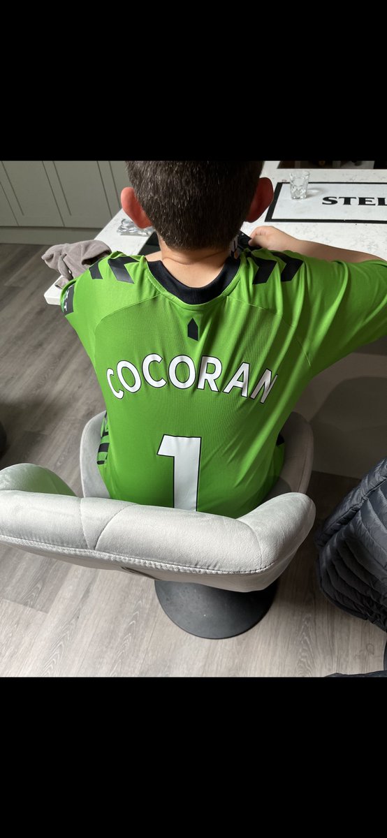 pepperann112's tweet photo. Hi @Everton and @JPickford1 my bro bought my son the shirt he has loved all season my bro @JohnLavell ordered correctly should have said Corcoran 1 &amp; delivered my bro spoke to CS and you’re apparently sold out now my little lad is gutted he won’t wear it now for last home game https://t.co/2tovgEOwbQ