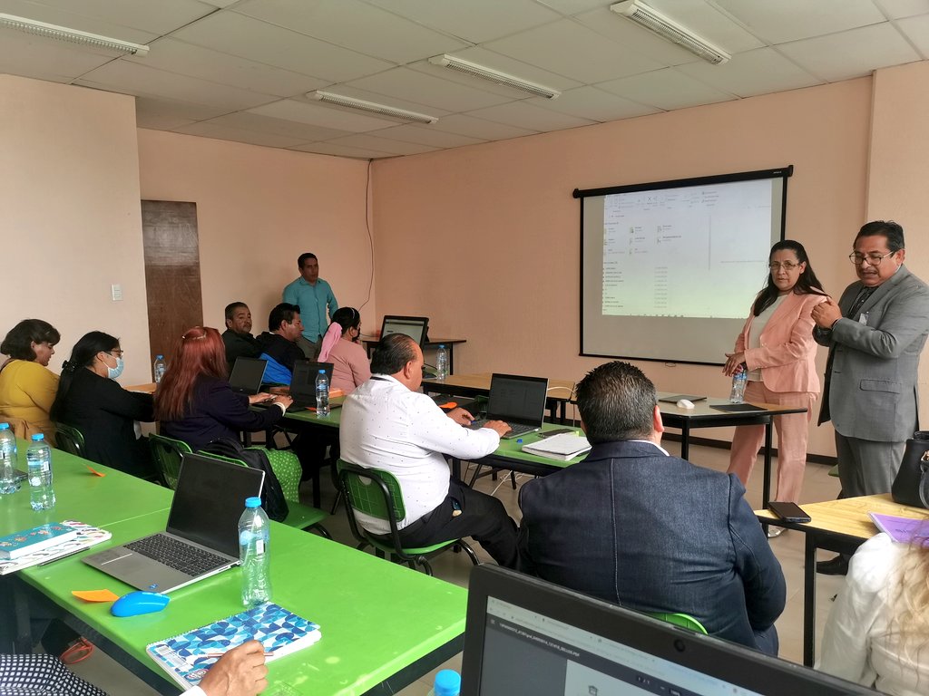 Super08B's tweet photo. Hoy tuvimos en la EPO 03 la capacitación de la plataforma SISER-WEB por parte del personal de la Dirección de Bachillerato General agradecemos mucho su atención y apoyo para realizar las actividades. @dbg_epoem @DeSubdireccion https://t.co/kAxYzxKLXu