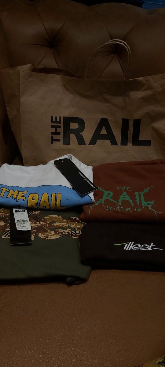l4wdil4w's tweet photo. @TheRailPH lamsyu https://t.co/QShHCDtwip