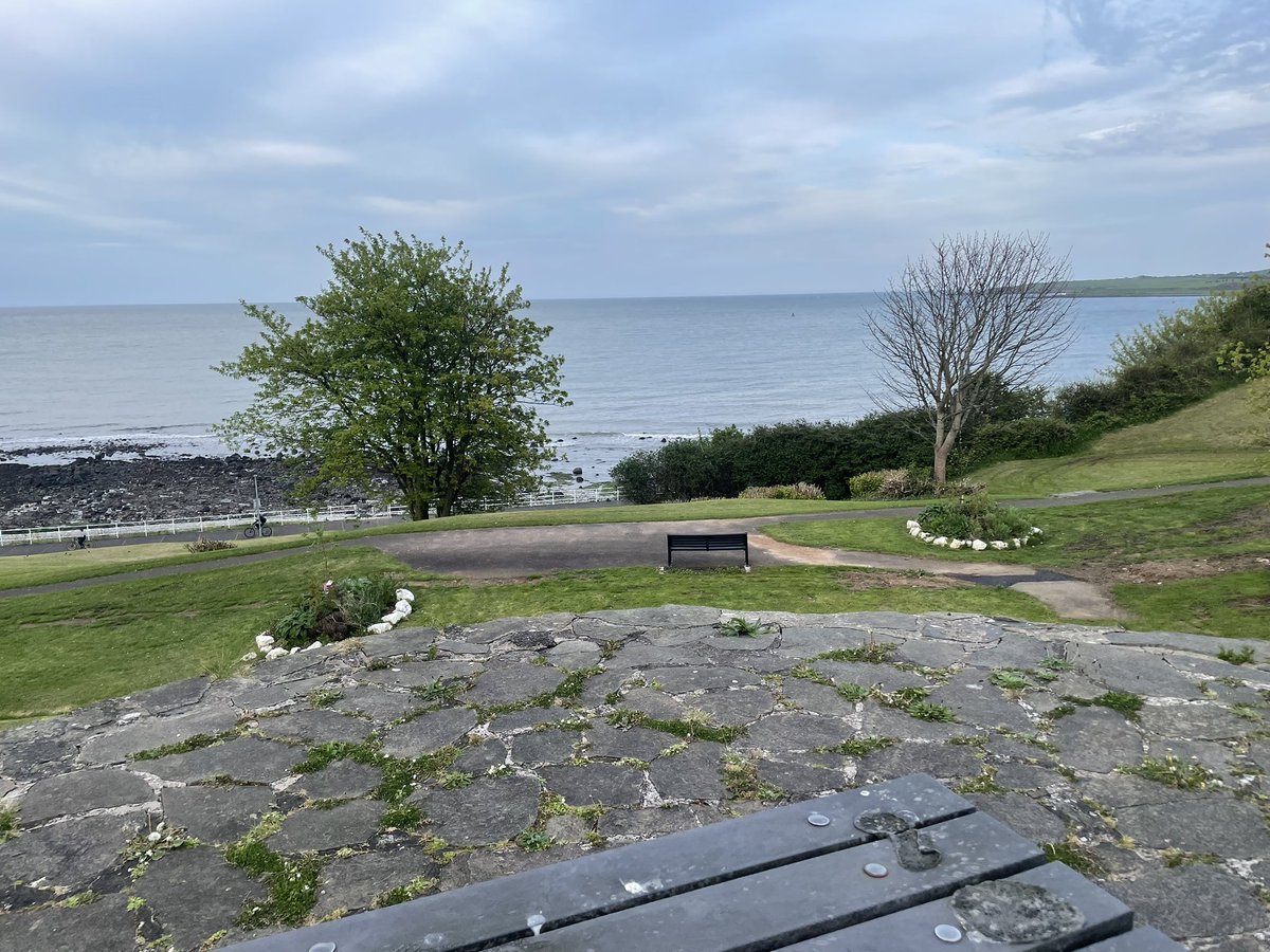 Laura_Somme's tweet photo. Day 4 .. another lovely night with a change of scenery after a catch up day in the office with very little steps before lunch ๐ฌ. Coastal walk to clear the cobwebs ๐ธ๏ธ #keepstepping #activeAHPs https://t.co/wrYJUUBslK